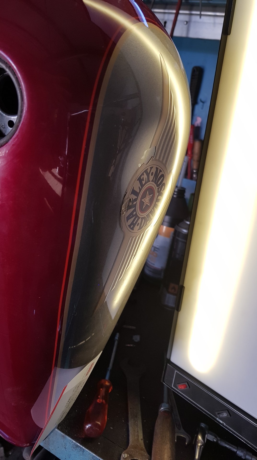 Motorrad Tank vorher